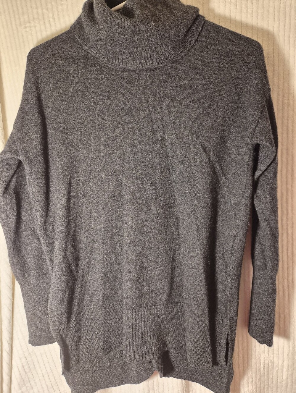 Tahari Pure Luxe 100% Cashmere Sweater XS Charcoal Gray Cowl Neck Ribbed Back